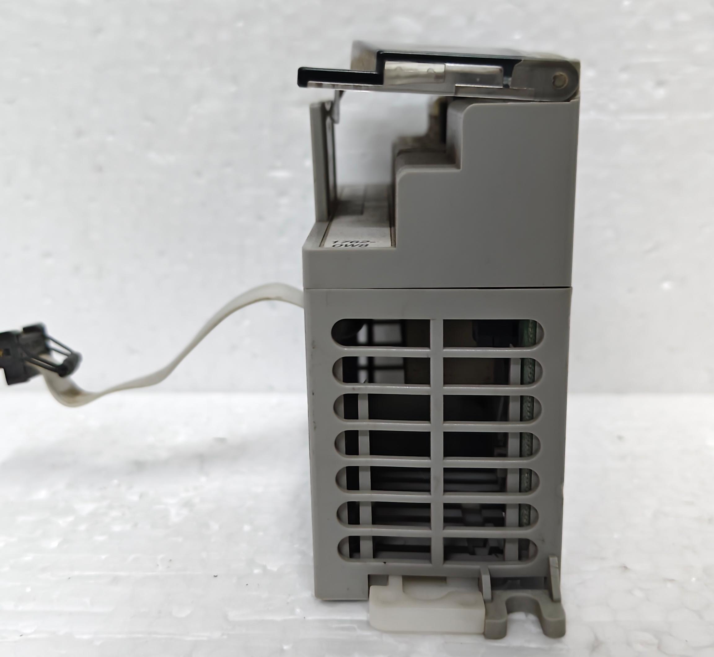 Allen-Bradley 1762OW8 PLC Output Module - Image 3