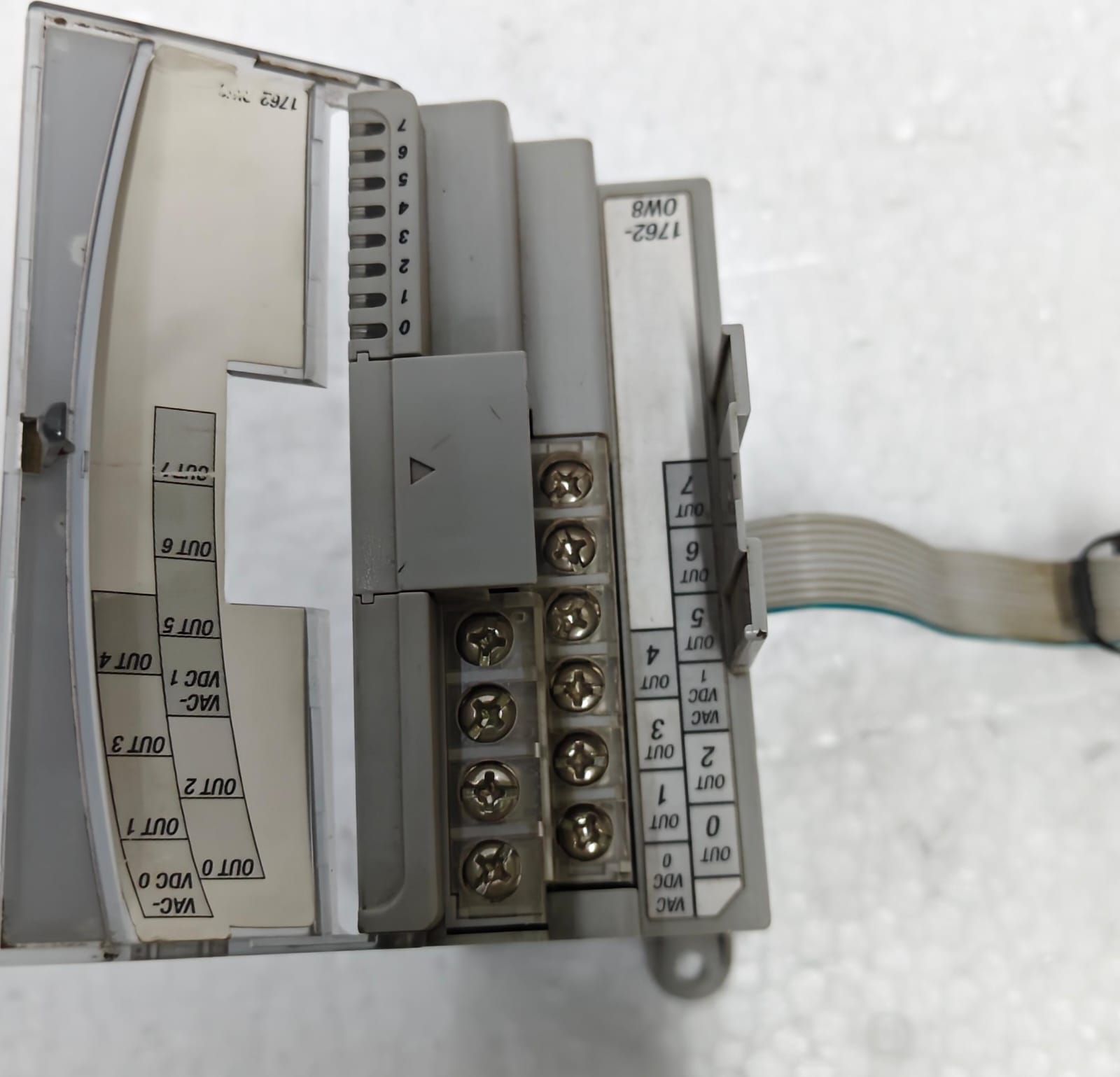 Allen-Bradley 1762OW8 PLC Output Module - Image 5